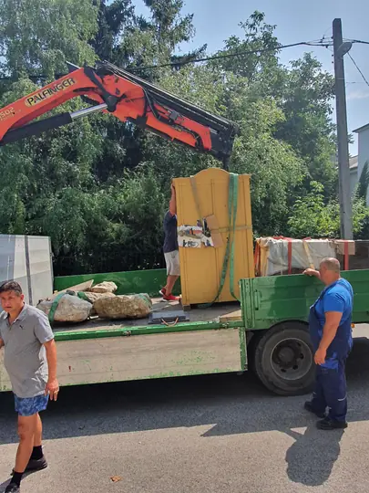Magas ipari berendezés rakodása KCR daruval
